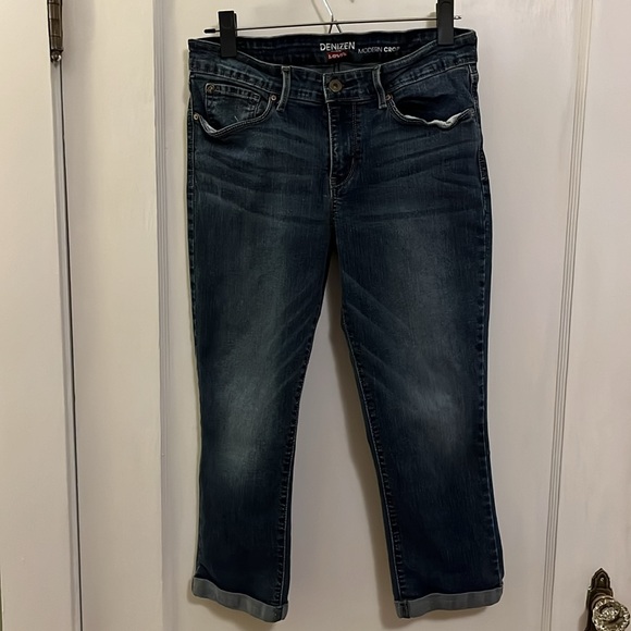 Denizen from Levi’s Dark Wash Modern Crop Jean (Size 6) - Picture 2 of 6